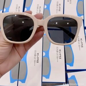 Kính chống tia UV Nhật Bản
